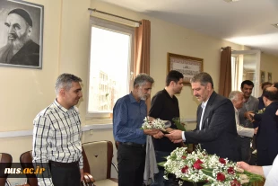 به مناسبت روز معلم و با حضور ریاست دانشگاه ملی مهارت صورت گرفت؛

 تجلیل از استادان برجسته دانشکده پسران شهید شمسی‌پور 19