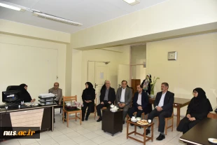 تجلیل از استادان برجسته دانشکده های پسران شهید شمسی‌پور و دختران ولیعصر(عج) به مناسبت هفته معلم 4