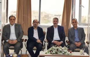 تجلیل از استادان برجسته دانشکده های پسران شهید شمسی‌پور و دختران ولیعصر(عج) به مناسبت هفته معلم 14
