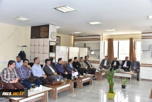 تجلیل از استادان برجسته دانشکده های پسران شهید شمسی‌پور و دختران ولیعصر(عج) به مناسبت هفته معلم 16