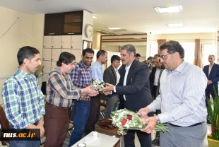 تجلیل از استادان برجسته دانشکده های پسران شهید شمسی‌پور و دختران ولیعصر(عج) به مناسبت هفته معلم 8