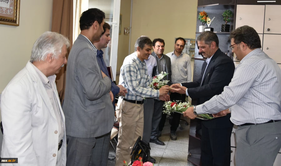 تجلیل از استادان برجسته دانشکده های پسران شهید شمسی‌پور و دختران ولیعصر(عج) به مناسبت هفته معلم 11