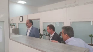 دیدار دکتر قادری از حوزه معاونت اداری، مالی و مدیریت منابع دانشگاه به مناسبت روز معلم 3