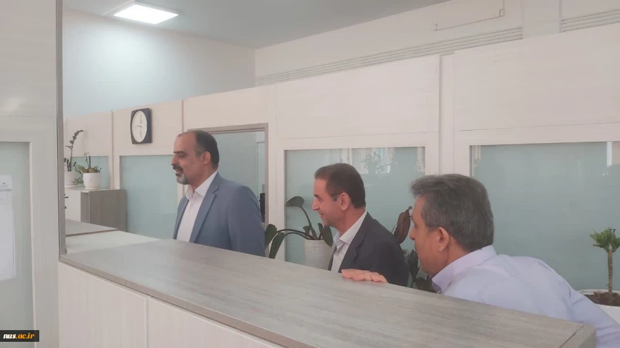 دیدار دکتر قادری از حوزه معاونت اداری، مالی و مدیریت منابع دانشگاه به مناسبت روز معلم 3