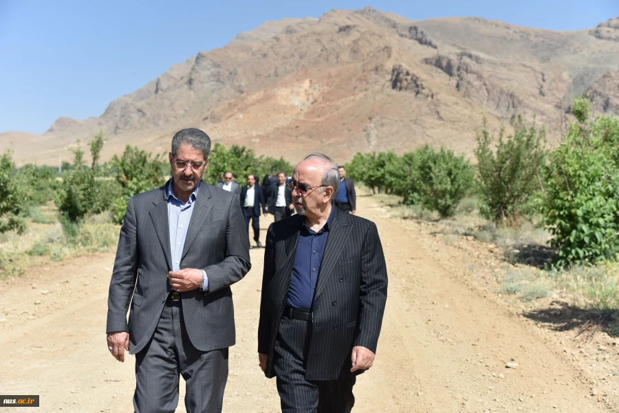 با حضور ریاست دانشگاه ملی مهارت، عضو هیئت امنای دانشگاه و خیرین استانی برگزار شد:

آیین کلنگ‌زنی مجموعه خوابگاهی _ رفاهی آموزشکده پسران گلپایگان 17
