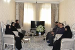 دیدار سخنگوی دولت و رئیس دانشگاه ملی مهارت با خانواده شهید زهرا چوبینی 2