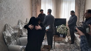 دیدار سخنگوی دولت و رئیس دانشگاه ملی مهارت با خانواده شهید زهرا چوبینی 6
