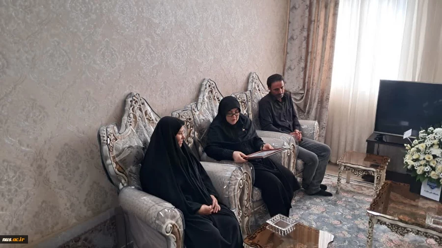 دیدار سخنگوی دولت و رئیس دانشگاه ملی مهارت با خانواده شهید زهرا چوبینی 7