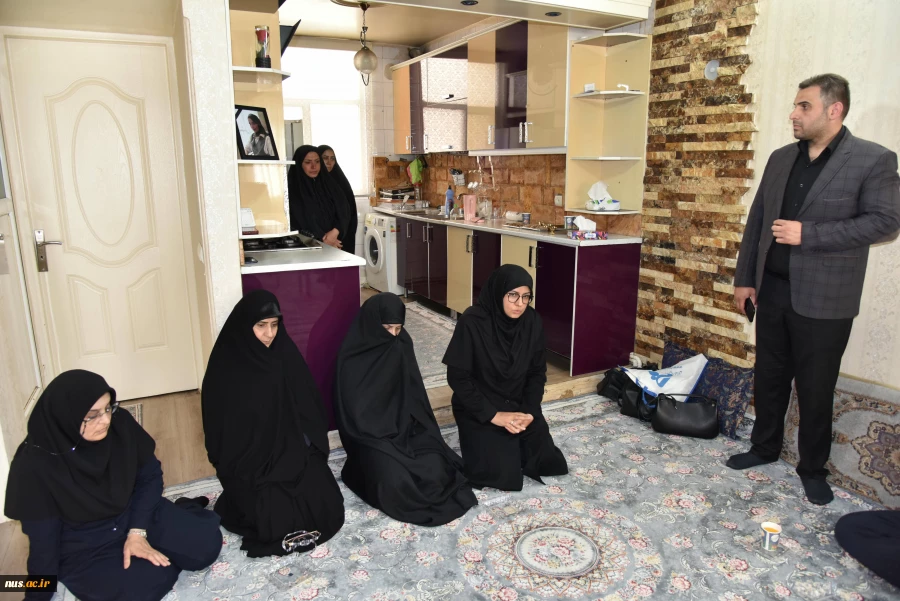 دیدار سخنگوی دولت و رئیس دانشگاه ملی مهارت با خانواده شهید زهرا چوبینی 8