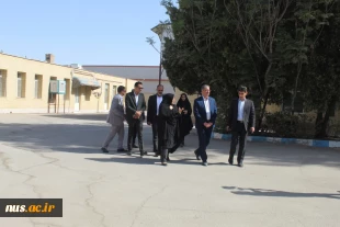 بازدید دکتر زمانی، رئیس دانشگاه ملی مهارت از خوابگاه آموزشکده‌ دختران کاشان 4