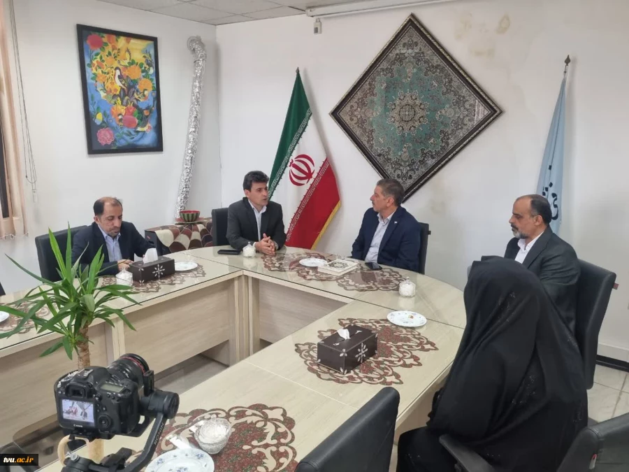 بازدید دکتر زمانی، رئیس دانشگاه ملی مهارت از خوابگاه آموزشکده‌ دختران کاشان 8