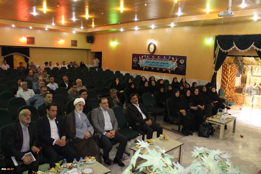 مدیرکل حوزه ریاست، روابط عمومی و هماهنگی امور مجلس و استان‌ها در آیین معارفه سرپرست آموزشکده پسران سمنان ـ واحد استانی سمنان:
امروز توسعه دانشگاه ملی مهارت به نگاه فراسازمانی و توجه ویژه دستگاه‌های حاکمیتی نیاز دارد. 3