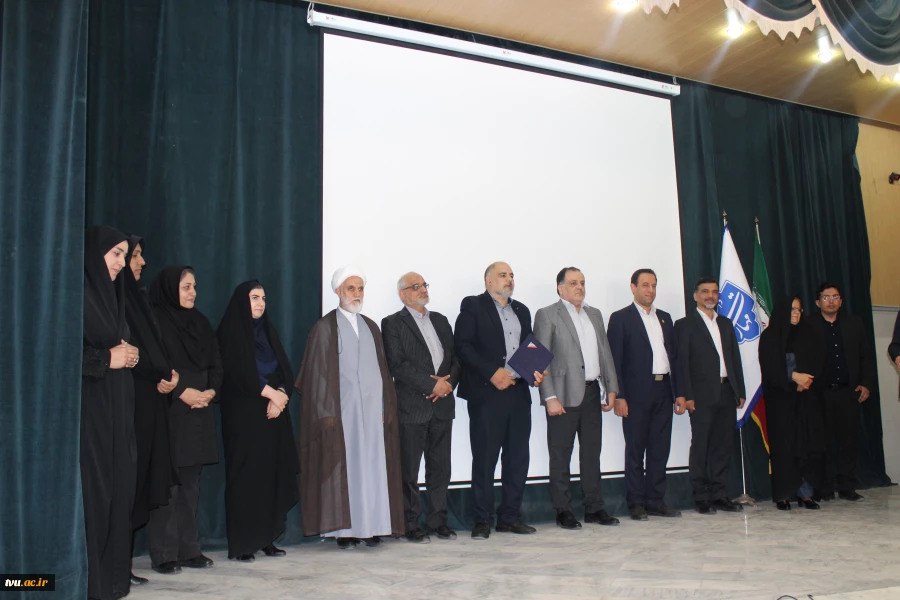مدیرکل حوزه ریاست، روابط عمومی و هماهنگی امور مجلس و استان‌ها در آیین معارفه سرپرست آموزشکده پسران سمنان ـ واحد استانی سمنان:
امروز توسعه دانشگاه ملی مهارت به نگاه فراسازمانی و توجه ویژه دستگاه‌های حاکمیتی نیاز دارد. 7