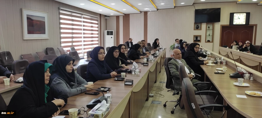 همزمان با آغاز سال تحصیلی جدید دانشگاه صورت گرفت؛

دیدار صمیمانه ریاست دانشگاه ملی مهارت با اعضای هیئت علمی، مدیران گروه و همکاران آموزش دانشکده شریعتی 3