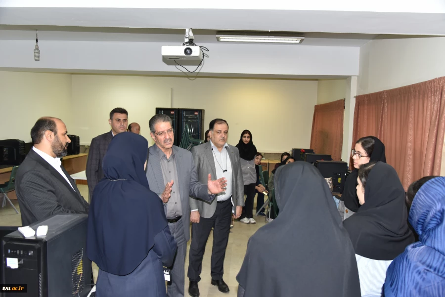 استقبال ریاست دانشگاه ملی مهارت از دانشجویان دانشکده شریعتی در اولین روز سال تحصیلی جدید دانشگاه 8