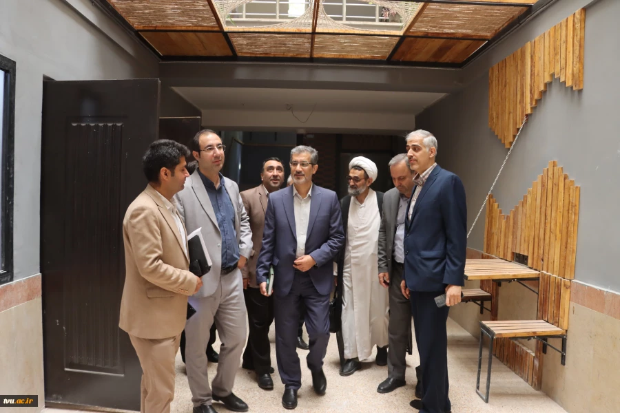 مراسم آغاز سال تحصیلی 1405 - 1404 با حضور دکتر محمدرضا کلباسی معاون آموزشی دانشگاه ملی مهارت در دانشکده انقلای اسلامی تهران برگزار شد. 4
