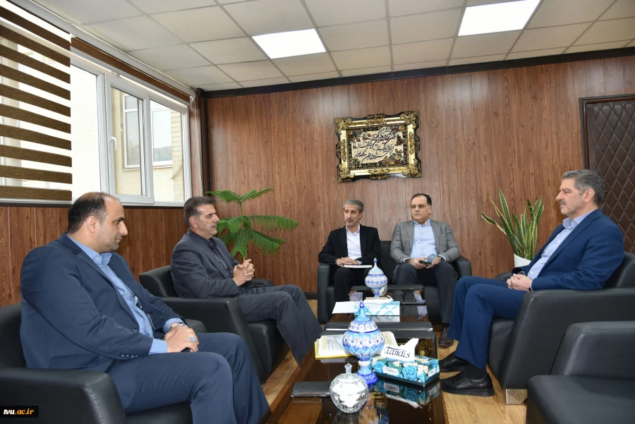 دیدار و گفت‌وگوی دکتر زمانی، رئیس دانشگاه ملی مهارت و دکتر فخر موسوی، مدیرکل حوزه ریاست، روابط عمومی و هماهنگی امور مجلس و استان‌ها با آقای دکتر اکبر پولادی باغبادرانی، نماینده مردم شریف شهرستان لنجان و عضو کمیسیون آموزش و تحقیقات مجلس شورای اسلامی 2