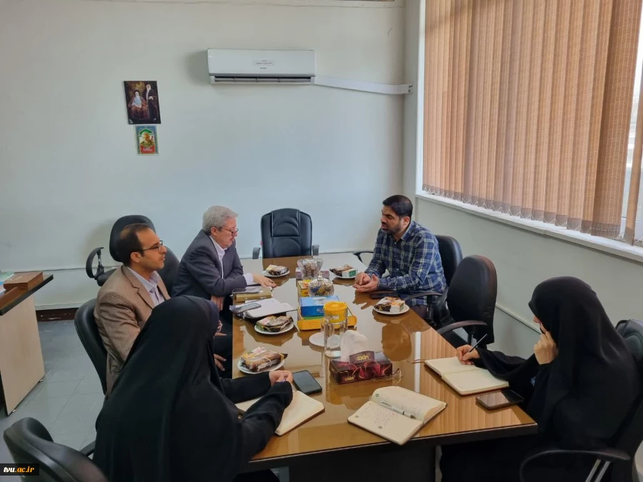 نشست همفکری مدیر کل فرهنگی و اجتماعی دانشگاه ملی مهارت با نویسنده کتاب «مصطفی؛ خواستنی‌ترین پیام‌آور برخاستن» به مناسبت ۱۵۰۰ امین سال ولادت پیامبر عظیم الشان اسلام (ص) 2