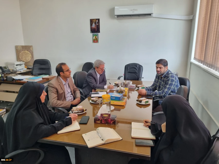 نشست همفکری مدیر کل فرهنگی و اجتماعی دانشگاه ملی مهارت با نویسنده کتاب «مصطفی؛ خواستنی‌ترین پیام‌آور برخاستن» به مناسبت ۱۵۰۰ امین سال ولادت پیامبر عظیم الشان اسلام (ص) 2