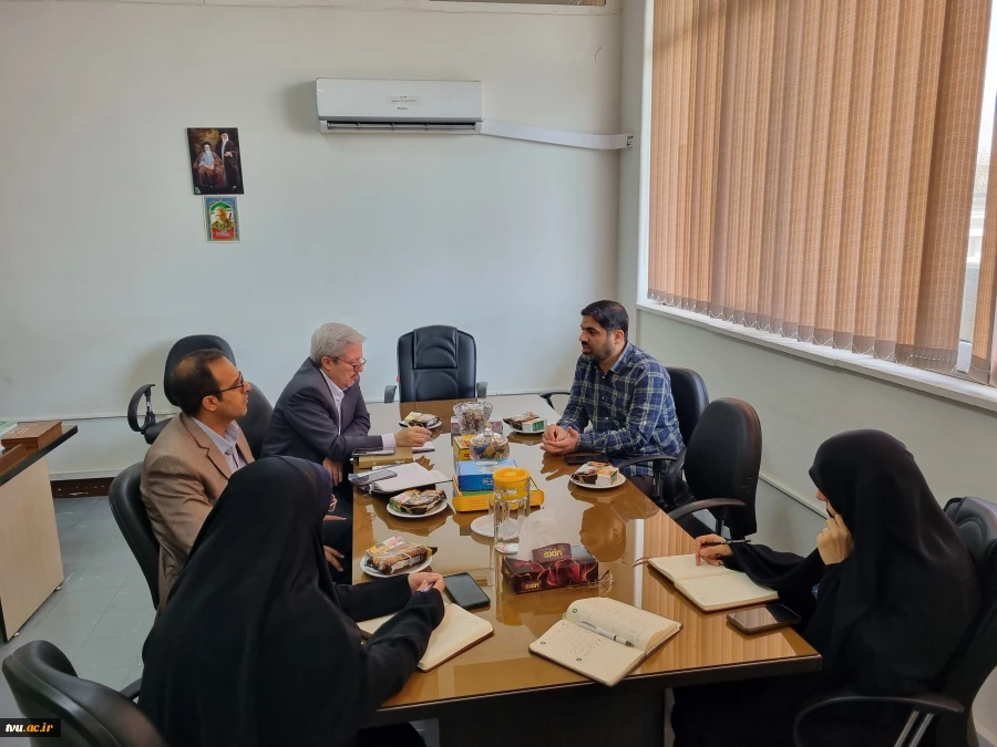 نشست همفکری مدیر کل فرهنگی و اجتماعی دانشگاه ملی مهارت با نویسنده کتاب «مصطفی؛ خواستنی‌ترین پیام‌آور برخاستن» به مناسبت ۱۵۰۰ امین سال ولادت پیامبر عظیم الشان اسلام (ص) 2