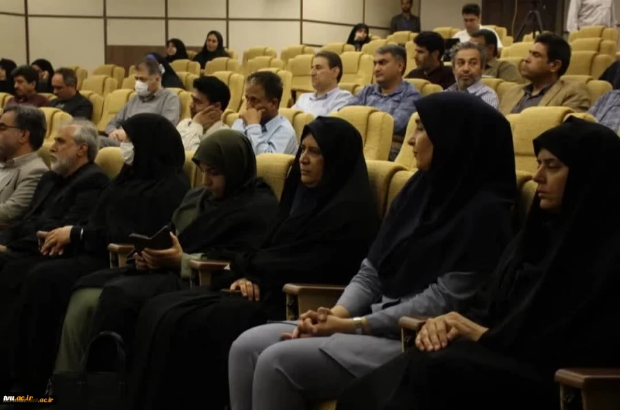 معاون فرهنگی و دانشجویی دانشگاه ملی مهارت در آئین افتتاحیه و رونمایی از پوستر پنجمین جشنواره ملی فرهنگی هنری «ذوالفقار»: امروز آرمان‌های شهید سلیمانی در قلب اروپا و آمریکا شنیده می‌شود 2
معاون فرهنگی و دانشجویی دانشگاه ملی مهارت در آئین افتتاحیه و رونمای