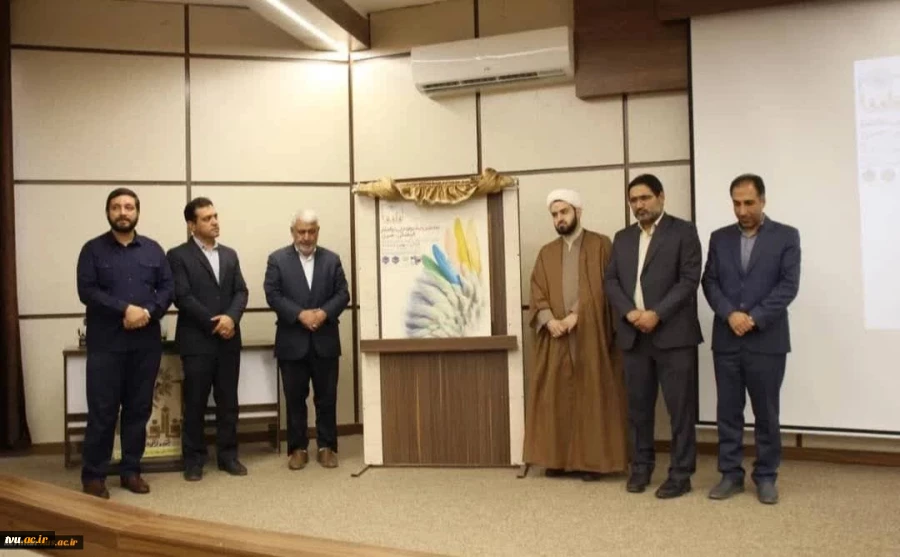 معاون فرهنگی و دانشجویی دانشگاه ملی مهارت در آئین افتتاحیه و رونمایی از پوستر پنجمین جشنواره ملی فرهنگی هنری «ذوالفقار»: امروز آرمان‌های شهید سلیمانی در قلب اروپا و آمریکا شنیده می‌شود 2
معاون فرهنگی و دانشجویی دانشگاه ملی مهارت در آئین افتتاحیه و رونمای