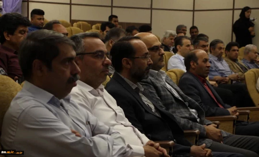 معاون فرهنگی و دانشجویی دانشگاه ملی مهارت در آئین افتتاحیه و رونمایی از پوستر پنجمین جشنواره ملی فرهنگی هنری «ذوالفقار»: امروز آرمان‌های شهید سلیمانی در قلب اروپا و آمریکا شنیده می‌شود 2
معاون فرهنگی و دانشجویی دانشگاه ملی مهارت در آئین افتتاحیه و رونمای