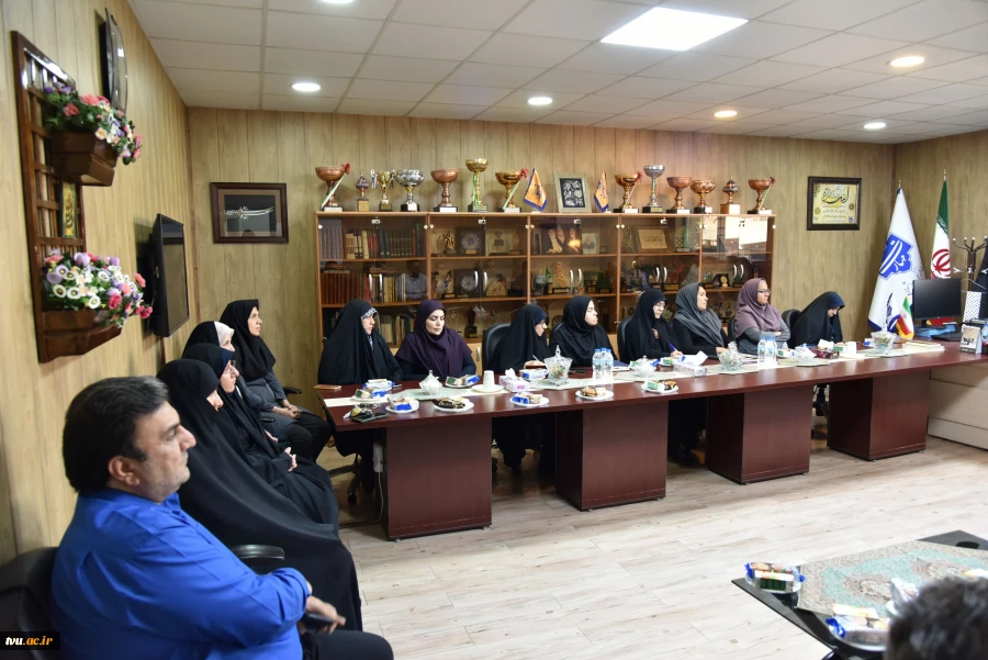 نشست صمیمی رئیس دانشگاه ملی مهارت با همکاران فرهنگی و دانشجویی؛
 روایت تلاش، همدلی و مسیر رو به رشد 7