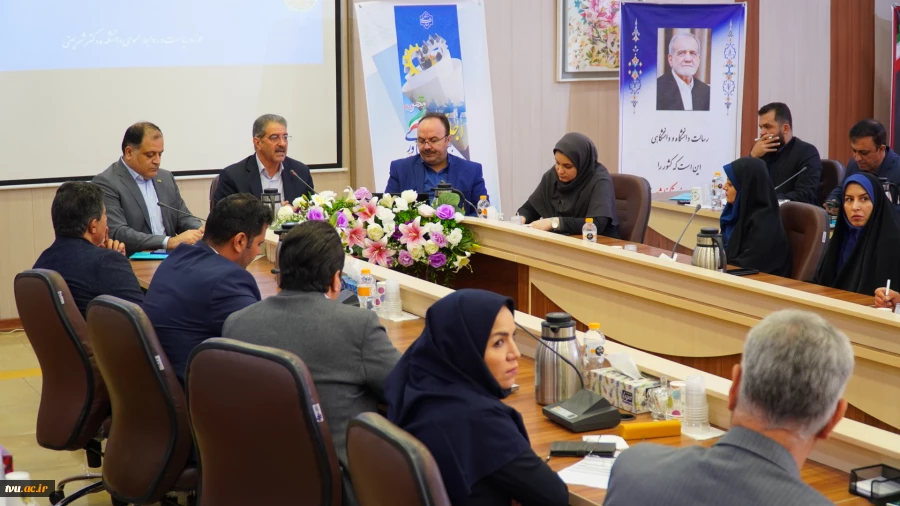 رئیس دانشگاه ملی مهارت در نشست تخصصی معاونان پژوهش و فناوری واحدهای استانی:  

تشکیل دبیرخانه مسئولیت‌های اجتماعی برای دانشگاه ملی مهارت یک ضرورت است. 3
