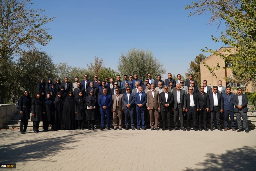 رئیس دانشگاه ملی مهارت در نشست تخصصی معاونان پژوهش و فناوری واحدهای استانی:  

تشکیل دبیرخانه مسئولیت‌های اجتماعی برای دانشگاه ملی مهارت یک ضرورت است. 9