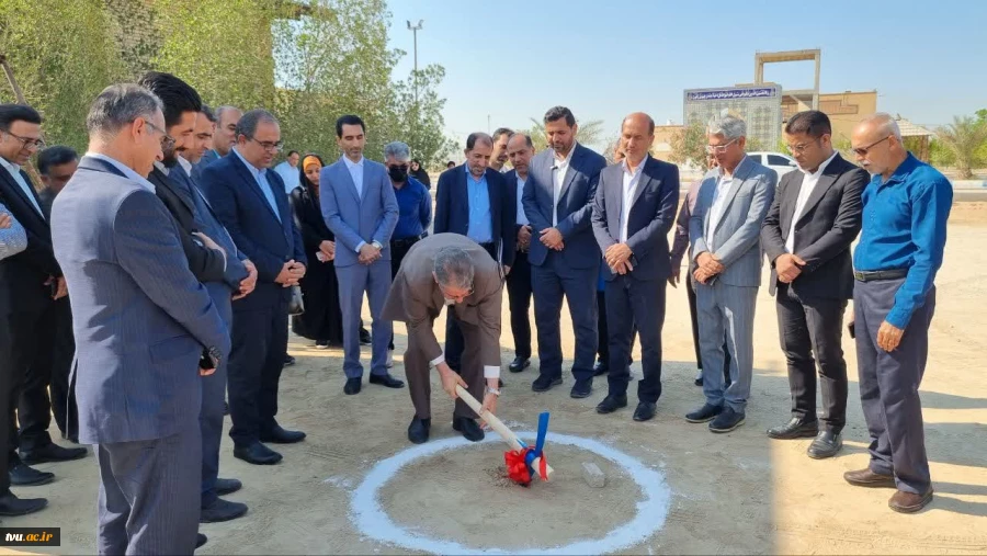 با حضور رئیس دانشگاه ملی مهارت برگزار شد: 
آیین کلنگ‌زنی پروژه‌های عمرانی آموزشکده‌های پسران و دختران بوشهر  2