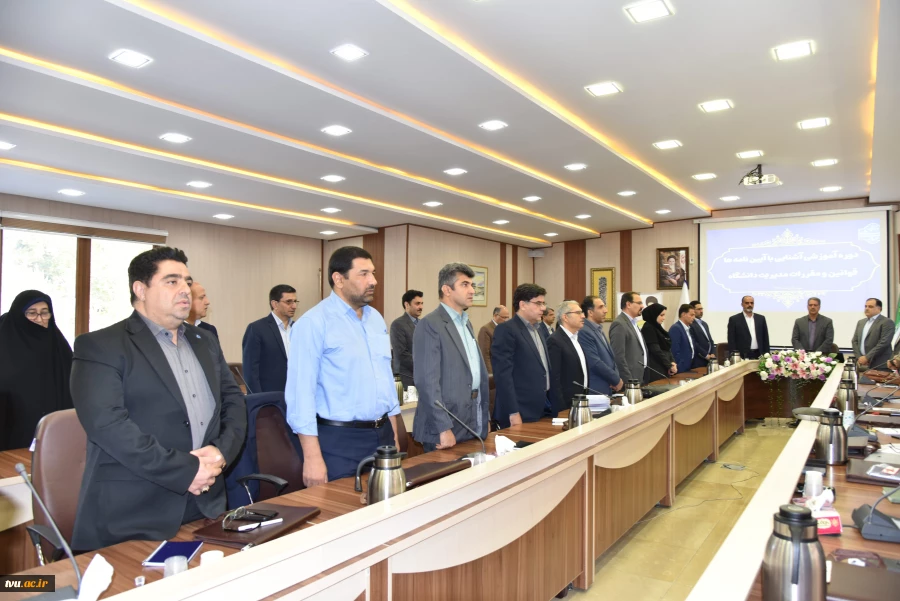 رئیس دانشگاه ملی مهارت در جمع رؤسای دانشکده‌ها و آموزشکده‌های سراسر کشور:
حیات دانشگاه و ارکان آن در گرو ضوابط، مقررات و قوانین است/ هیئت امنا مجلس قانون‌گذاری دانشگاه است/ سیاست دانشگاه تربیت نیروی توانمند اشتعال‌پذیر است 5