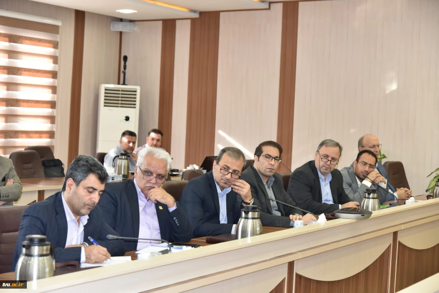 رئیس دانشگاه ملی مهارت در جمع رؤسای دانشکده‌ها و آموزشکده‌های سراسر کشور:
حیات دانشگاه و ارکان آن در گرو ضوابط، مقررات و قوانین است/ هیئت امنا مجلس قانون‌گذاری دانشگاه است/ سیاست دانشگاه تربیت نیروی توانمند اشتعال‌پذیر است 9