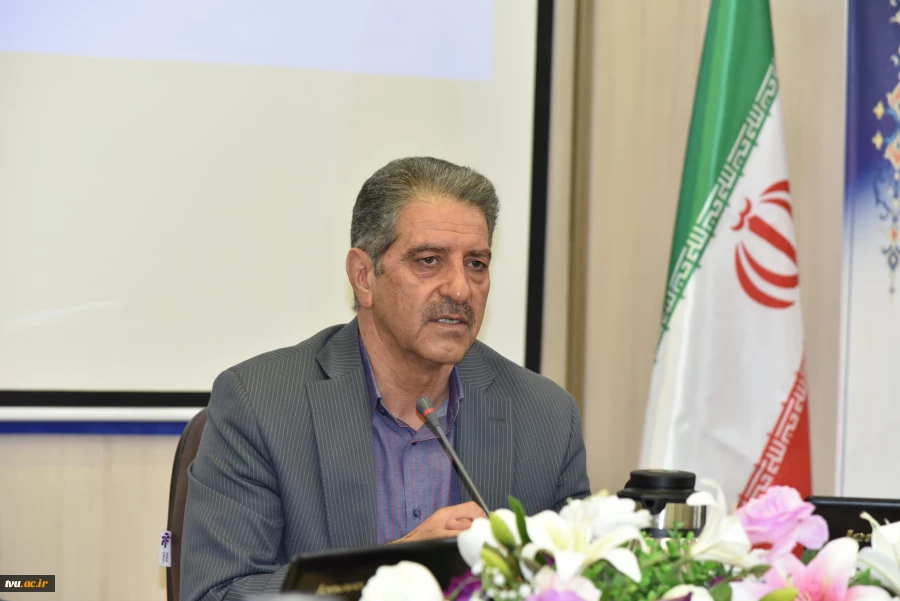 رئیس دانشگاه ملی مهارت در جمع رؤسای دانشکده‌ها و آموزشکده‌های سراسر کشور:
حیات دانشگاه و ارکان آن در گرو ضوابط، مقررات و قوانین است/ هیئت امنا مجلس قانون‌گذاری دانشگاه است/ سیاست دانشگاه تربیت نیروی توانمند اشتعال‌پذیر است 13