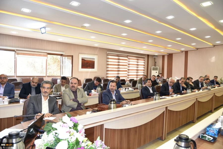 رئیس دانشگاه ملی مهارت در جمع رؤسای دانشکده‌ها و آموزشکده‌های سراسر کشور: 

حیات دانشگاه و ارکان آن در گرو ضوابط، مقررات و قوانین است/ هیئت امنا مجلس قانون‌گذاری دانشگاه است/ سیاست دانشگاه تربیت نیروی توانمند اشتعال‌پذیر است 3