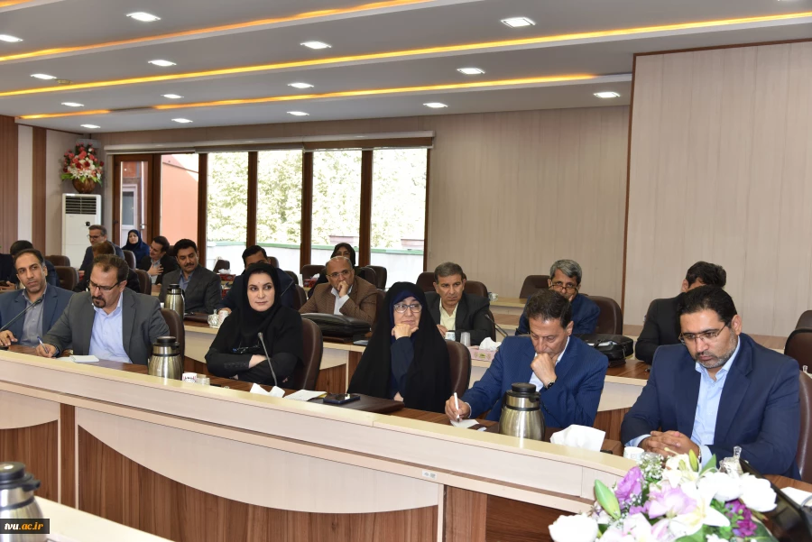 رئیس دانشگاه ملی مهارت در جمع رؤسای دانشکده‌ها و آموزشکده‌های سراسر کشور: 

حیات دانشگاه و ارکان آن در گرو ضوابط، مقررات و قوانین است/ هیئت امنا مجلس قانون‌گذاری دانشگاه است/ سیاست دانشگاه تربیت نیروی توانمند اشتعال‌پذیر است 4