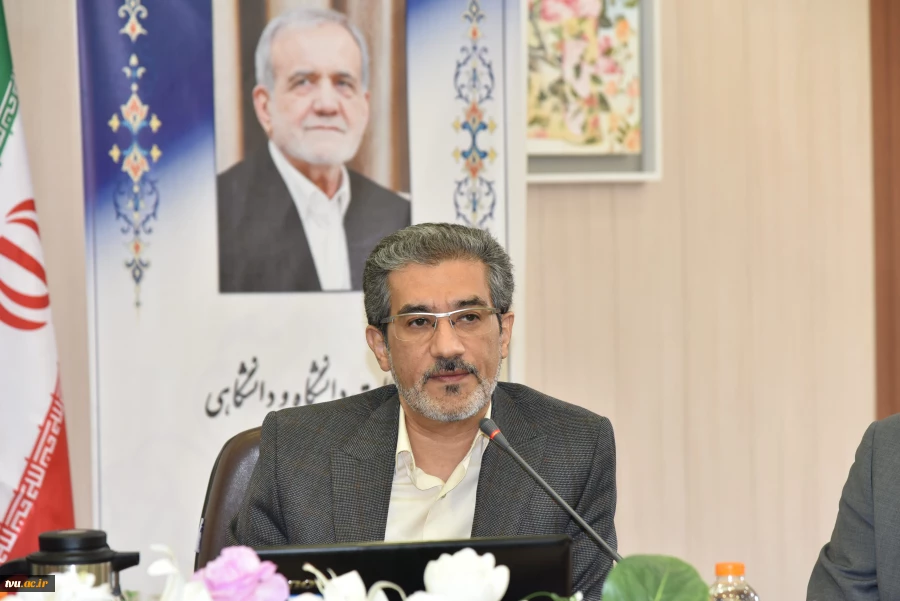 رئیس دانشگاه ملی مهارت در جمع رؤسای دانشکده‌ها و آموزشکده‌های سراسر کشور: 

حیات دانشگاه و ارکان آن در گرو ضوابط، مقررات و قوانین است/ هیئت امنا مجلس قانون‌گذاری دانشگاه است/ سیاست دانشگاه تربیت نیروی توانمند اشتعال‌پذیر است 14