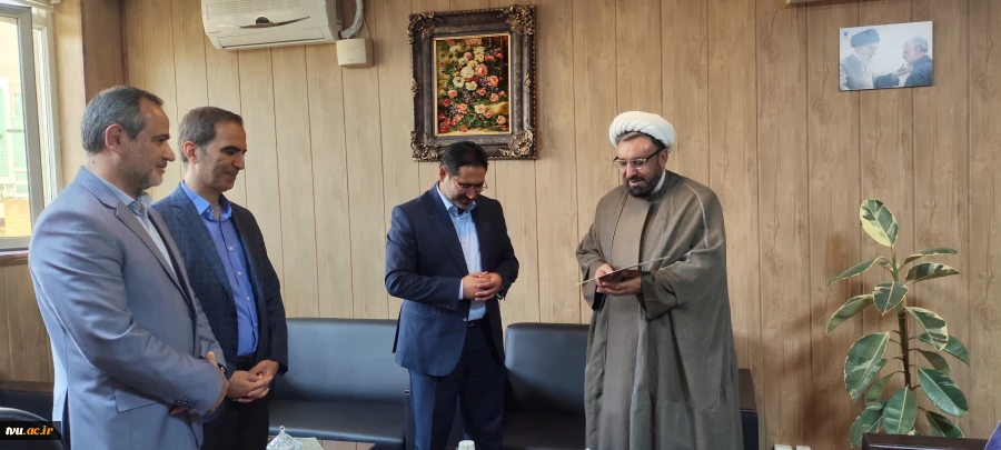 در روز ملی پارالمپیک صورت پذیرفت ؛
تجلیل از روحانی جانباز دانشگاه ملی مهارت 2