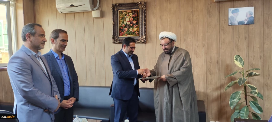 در روز ملی پارالمپیک صورت پذیرفت ؛
تجلیل از روحانی جانباز دانشگاه ملی مهارت 2