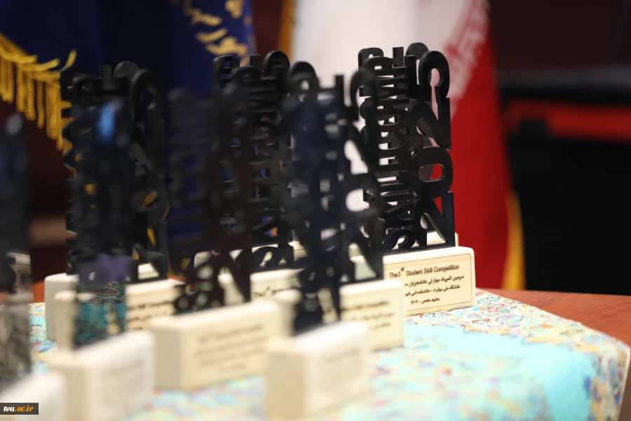 رئیس دانشگاه ملی مهارت در آیین اختتامیه سومین همایش ملی مهارت‌افزایی، هدایت شغلی و صلاحیت حرفه‌ای در آموزش عالی کشور:

امروز مهارت نه یک انتخاب بلکه یک ضرورت اجتناب‌ناپذیر است/ مسیر توسعه اقتصادی کشور از تربیت نیروهای توانمند و اشتغال‌پذیر می‌گذرد/ جوان