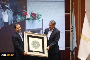 رئیس دانشگاه ملی مهارت در آیین اختتامیه سومین همایش ملی مهارت‌افزایی، هدایت شغلی و صلاحیت حرفه‌ای در آموزش عالی کشور:

امروز مهارت نه یک انتخاب بلکه یک ضرورت اجتناب‌ناپذیر است/ مسیر توسعه اقتصادی کشور از تربیت نیروهای توانمند و اشتغال‌پذیر می‌گذرد/ جوان