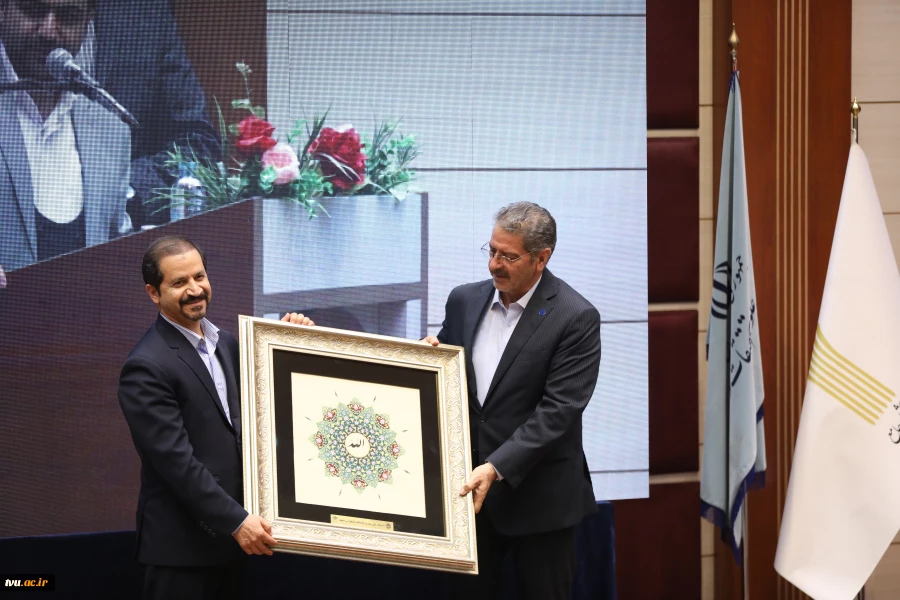 رئیس دانشگاه ملی مهارت در آیین اختتامیه سومین همایش ملی مهارت‌افزایی، هدایت شغلی و صلاحیت حرفه‌ای در آموزش عالی کشور:

امروز مهارت نه یک انتخاب بلکه یک ضرورت اجتناب‌ناپذیر است/ مسیر توسعه اقتصادی کشور از تربیت نیروهای توانمند و اشتغال‌پذیر می‌گذرد/ جوان