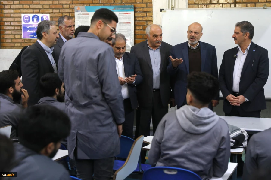 نشست مشترک اعضای کمیسیون آموزش و تحقیقات مجلس شورای اسلامی و هیئت رئیسه دانشگاه ملی مهارت/ حمایت کمیسیون از دانشگاه ملی مهارت برای عضویت در شورای عالی آموزش و تربیت فنی، حرفه‌ای و مهارتی 56