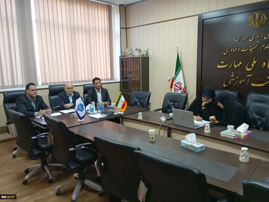 برگزاری نشست بررسی عملکرد و تسریع در تحقق اهداف آموزش‌های آزاد، مجازی و صلاحیت حرفه‌ای در دانشگاه ملی مهارت استان اصفهان 3