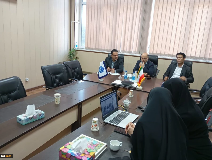 برگزاری نشست بررسی عملکرد و تسریع در تحقق اهداف آموزش‌های آزاد، مجازی و صلاحیت حرفه‌ای در دانشگاه ملی مهارت استان اصفهان 4