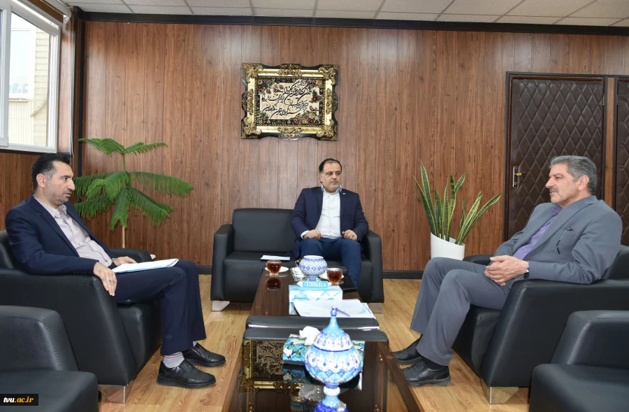 دیدار و گفت‌وگوی دکتر زمانی، رئیس دانشگاه ملی مهارت و دکتر فخر موسوی، مدیرکل حوزه ریاست، روابط عمومی و هماهنگی امور مجلس و استان‌ها با آقای دکتر مسلم صالحی نماینده مردم شریف شهرستان اقلید و عضو کمیسیون اجتماعی مجلس شورای اسلامی 2