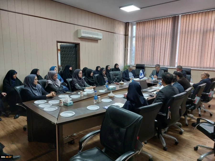 نشست صمیمی رئیس دانشگاه ملی مهارت با همکاران حوزه معاونت آموزشی 3