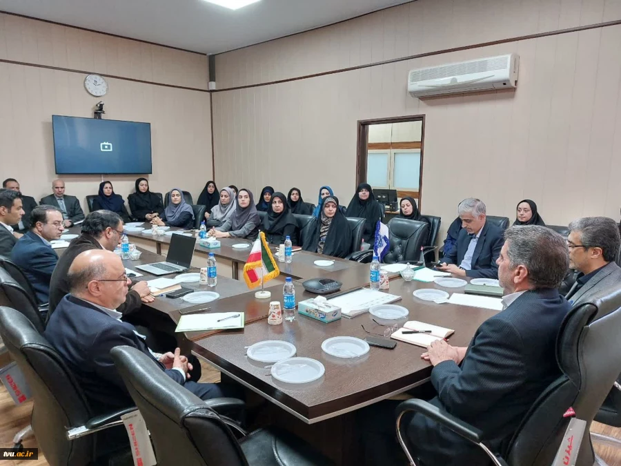 نشست صمیمی رئیس دانشگاه ملی مهارت با همکاران حوزه معاونت آموزشی 5