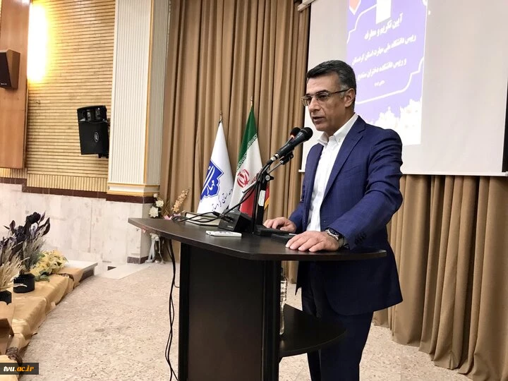 با حضور معاون فرهنگی و دانشجویی صورت گرفت؛

آیین تکریم رئیس پیشین و معارفه سرپرست جدید دانشگاه ملی مهارت، واحد استانی کردستان 2