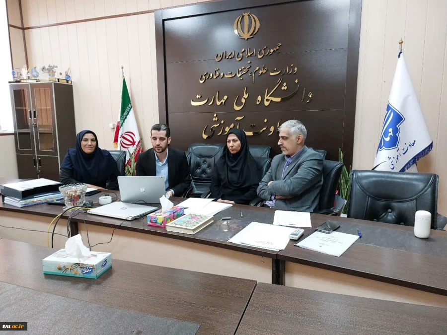 برگزاری دوره آموزشی با عناوین آشنایی به قوانین و مقررات مرتبط با وضعیت استخدامی پیمانی و فرآیندهای تبدیل وضعیت و ترفیع پایه استحقاقی سالیانه  2